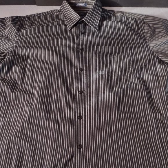 ARROW MEN'S CLASSIC FIT BUTTON DOWN SHIRT SIZE XL - Picture 4 of 11